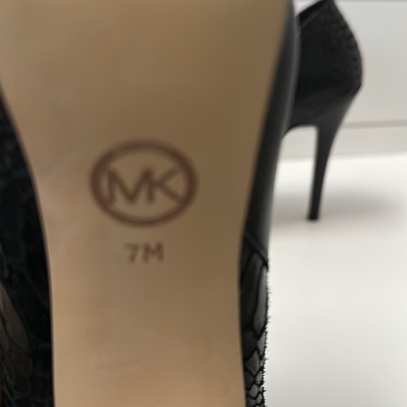 MICHAEL Michael Kors black Booties - Picture 9 of 9